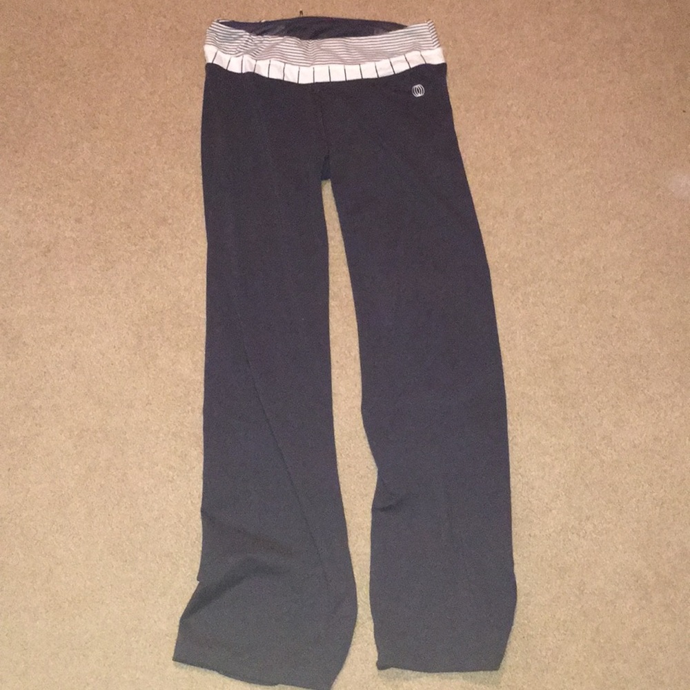 Grey yoga pants